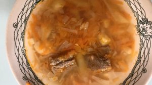 Вкусные щи в ретро-тарелке времён СССР