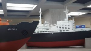 Макеты атомных ледоколов "ЛЕНИН" и "АРКТИКА" в масштабе 1/35
