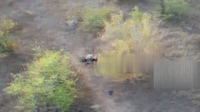 Тренировочный  полет дроновода ВСУ в Николаевской области. Украинские пейзажи - кого-то насилуют смотреть онлайн