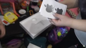 она купила макбук про за 254 900 руб