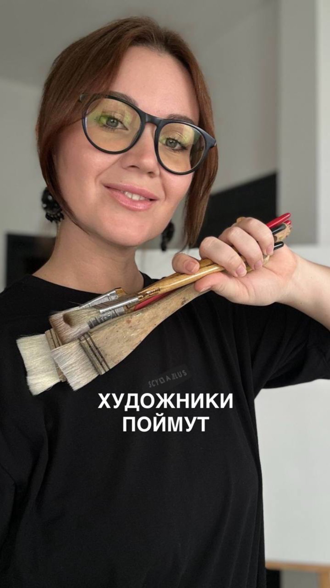 У меня 36 кисточек, но рисую чаще всего двумя🔥 смотреть онлайн