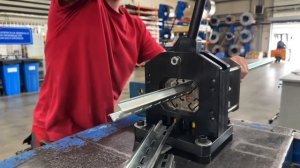 Универсальная гильотина для резки DIN-рейки от ДКС - в новом обзоре!