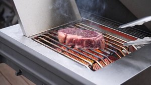 Стейк на инфракрасной горелке. Прямая и обратная прожарка на газовом гриле PrimeLiner