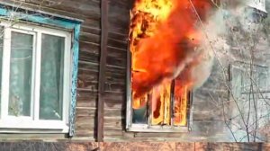 Полицейский Михаил Доржиев вытащил  пятерых людей и одну собаку из горящего дома в Улан-удэ