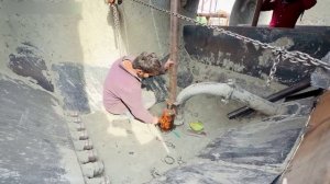 Ремонт цистерны  большого цементовоза. Пакистан