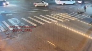 В Ногинске пешеход перебегал через дорогу и врезался в автомобиль.