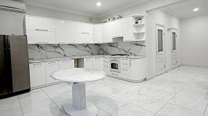 Шикарный двухэтажный дом 150 кв.м. 5,5 соток 4 комнаты евроремонт мебель. Краснодарский край Армавир