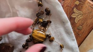 Аромакулон из натурального тигрового глаза с цепочкой