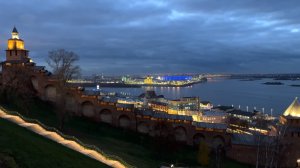 Панорамный вид на Стрелку из Нижегородского кремля, ноябрь 2025.