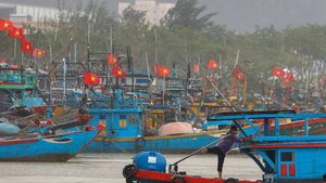 Разрушительный тайфун "Калмаэги" обрушился на Вьетнам