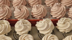 пеку хлеб, делаю зефир