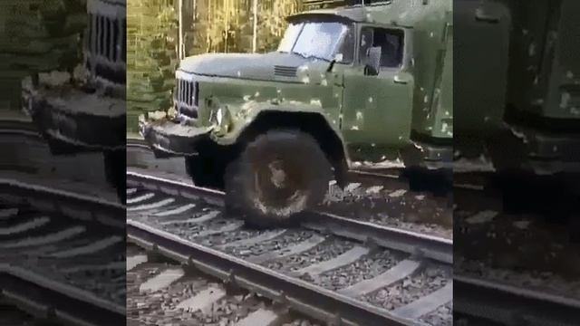 круто конечно  а вдруг поезд