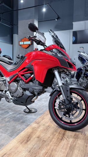 DUCATI Multistrada 1200S Carbon