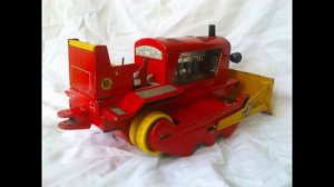 Игрушечный трактор из ГДР - мечта детишек СССР