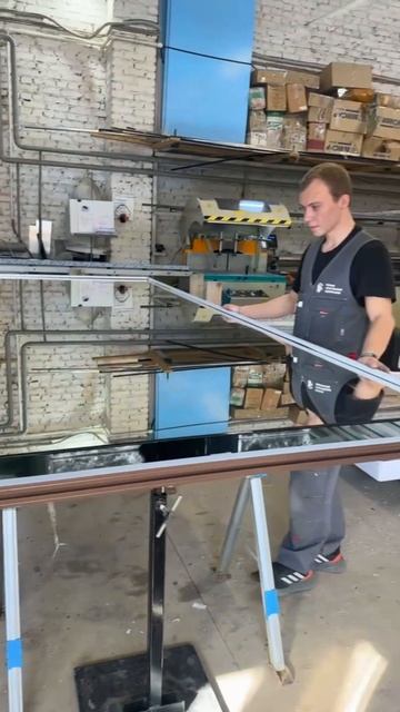 Сборка "Модерн" перегородки на производстве