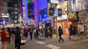 Ночной Сибуя - Виртуальная Прогулка по Токио ✨ Неон, Кафе и Город без сна