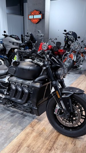 TRIUMPH Rocket III Black