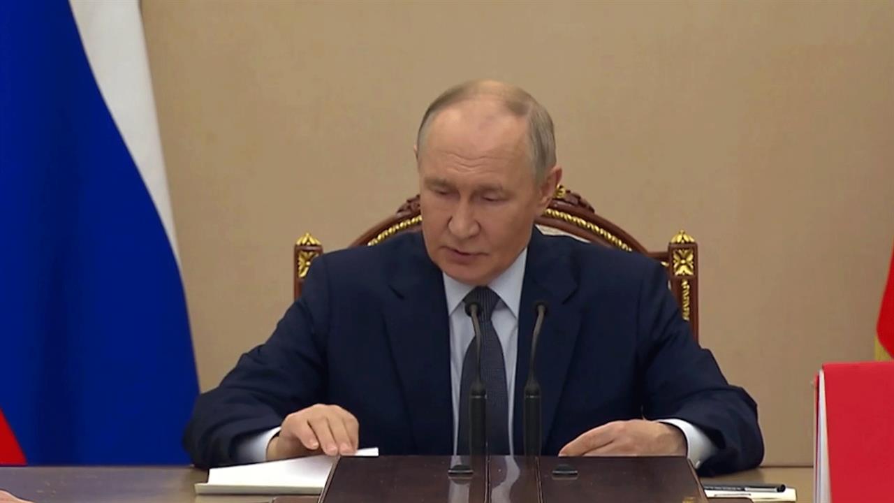 Владимир Путин провел совещание по вопросам дальнейшего строительства ВС РФ