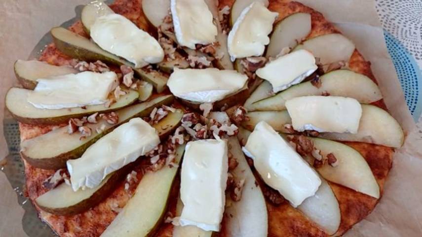 Сладкая Пицца с Сыром Камамбер /