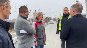 🚧 Строительство социально важных объектов Уссурийска проверил глава округа Евгений Корж