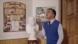 Благодаря фильму Слуга народа Зеленский стал президентом Украины. Хорошо сыграл! Украинцы поверили😔