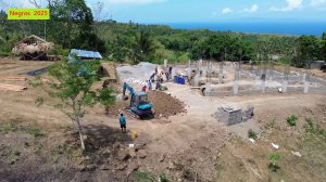 Шерлин и Финн. Строим дом на вершине холма. Фундамент, бассейн, магазины, ливень.