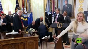 لحظة انهيار المدير التنفيذي لشركة "نوفو نورديسك" المصنعة لدواء "أوزمبيك" في المكتب البيضاوي