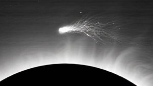 Новые данные о комете 3!\Атлас, он показался из за солнце и стал еще больше...