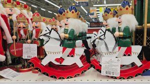 Новогодняя сказка 2026 уже в Лемана Про! Новый завоз декоративных подушек, шикарный ассортимент!