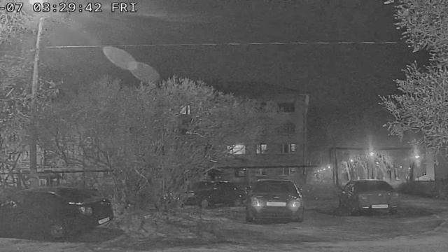 Мощные петарды взорвались на Советской, 16 рано утром! смотреть онлайн