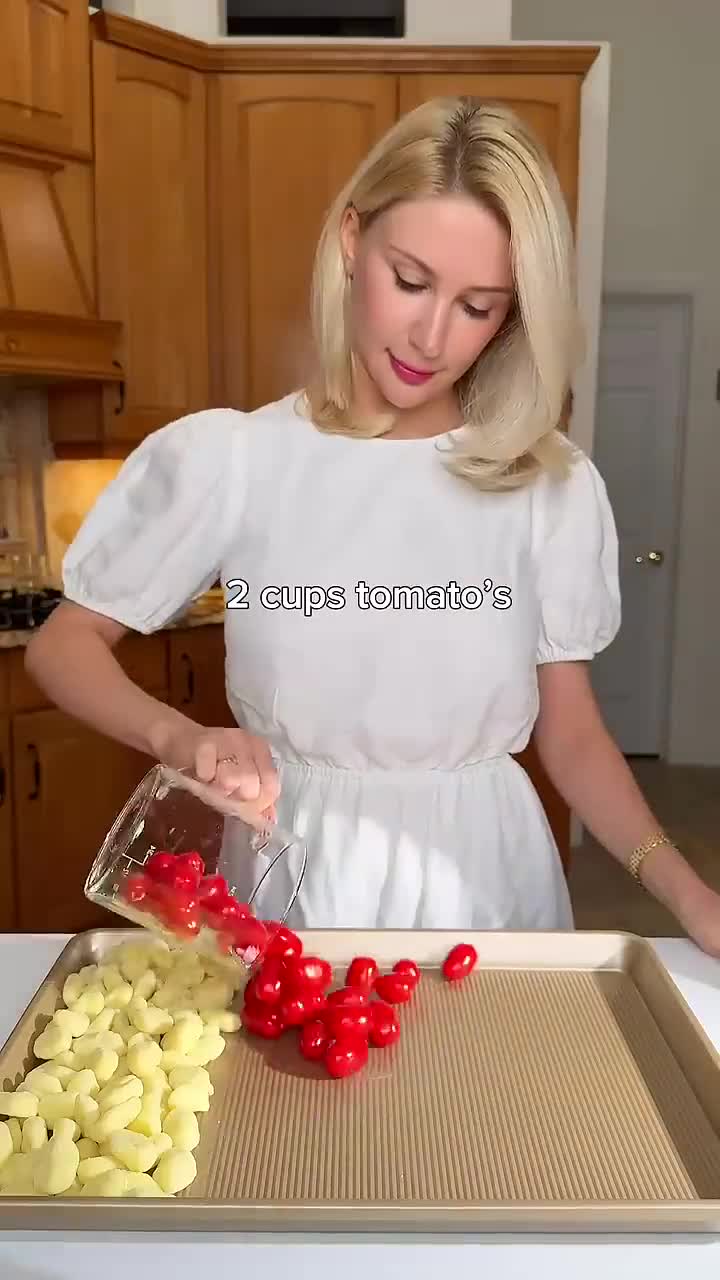 This One-Tray Roasted Gnocchi Bowl Is Pure Comfort! I Could Eat It Every Day (Full recipe 👇)❤️ смотреть онлайн