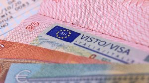 ЕС ограничил выдачу россиянам шенгенских виз