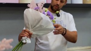 БЫСТРАЯ, ПЫШНАЯ, ОБЪЕМНАЯ УПАКОВКА букета на 1 сентября! Упаковка букета в пленку и тишью.