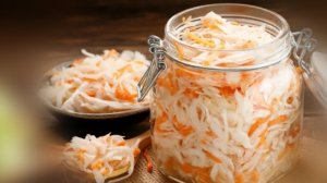 "Квашеная капуста в собственном соку" по рецепту нашей семьи.