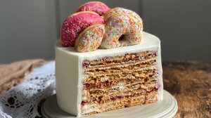 Новый медовик 2025 с клубникой