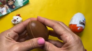 Открываем киндерные яйца