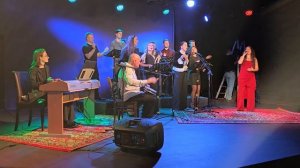 фрагмент записи квартирника с Маркеловыми голосами