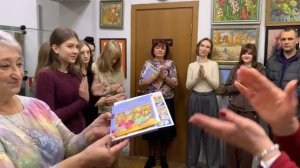 Презентация книги с репродукциями юных художниц школы,