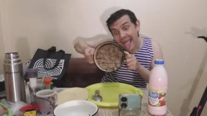 Мукбанг обжор гречневая каша с йогуртом / Поздравляю с днем рождения Матвея рулона