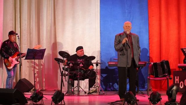 Замечательный концерт ВИА "Ностальгия". г. Миллерово 07.11.25г. смотреть онлайн