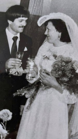 Фотографии с прошлого, сл. Л. Никерова, муз. и исп. Н. Ильин, клип Ю. Голованов