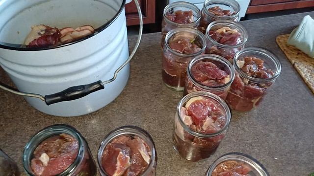 тушенка из конины. делаем в духовке. смотреть онлайн