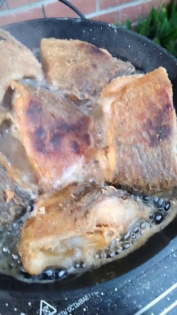 Жарим карасиков.