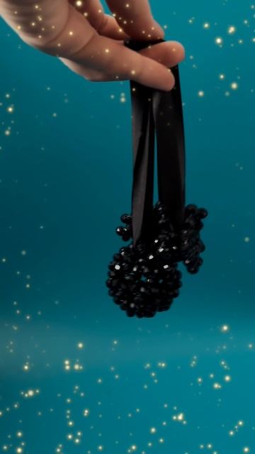 Елочные игрушки доступны к заказу. #сумкаизбусин #handmade #Busibum смотреть онлайн