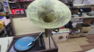 САМОДЕЛЬНЫЙ БЛЮТУЗ ПАТЕФОН ИЗ Г@ВНА И ПАЛОК, ПРОСТО ПО ПРИКОЛУ ТРУБА МП3 МОДУЛЬ ЧЕМОДАН ГОРНСМЕШНО