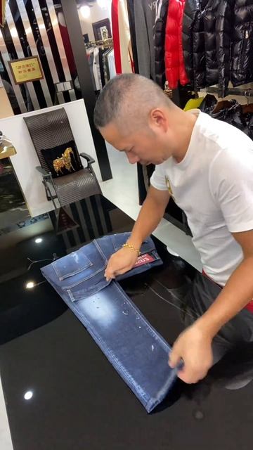 Как правильно сложить брюки. Хранение