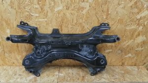 Подрамник передний Toyota Rav4 XA30/40 Corolla/Auris E150/180