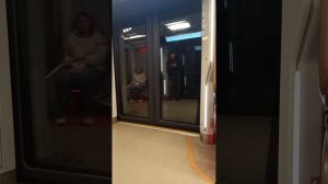 путешествие на поезде метро едем до Медведково Вова каштанов 2 часть