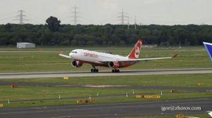 Эйрбас А330 авиакомпании Air Berlin взлетает из аэропорта Дюссельдорфа.