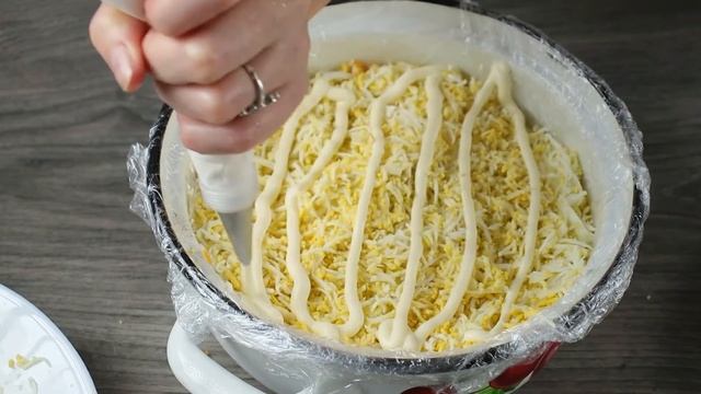 Этот салат украсит праздник / ГРИБНАЯ ПОЛЯНА / СЛОЁНЫЙ САЛАТ на Праздничный стол! смотреть онлайн